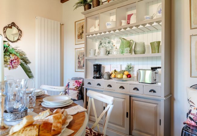 别墅 在 Capannori - VILLA PEMOLA a Luxury Farmhouse with Garden and bikes in Lucca Town 别墅 在 Capannori - VILLA PEMOLA a Luxury Farmhouse with Garden and bikes in Lucca Town