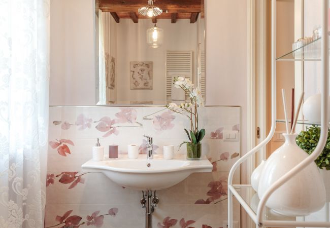 别墅 在 Capannori - VILLA PEMOLA a Luxury Farmhouse with Garden and bikes in Lucca Town 别墅 在 Capannori - VILLA PEMOLA a Luxury Farmhouse with Garden and bikes in Lucca Town