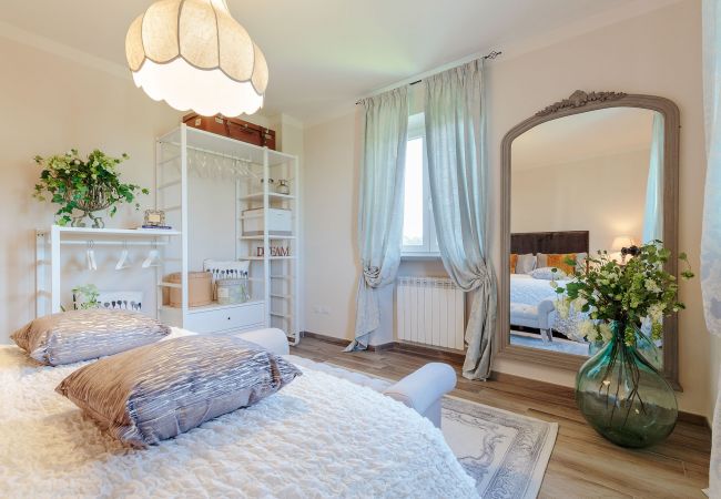 别墅 在 Capannori - VILLA PEMOLA a Luxury Farmhouse with Garden and bikes in Lucca Town 别墅 在 Capannori - VILLA PEMOLA a Luxury Farmhouse with Garden and bikes in Lucca Town