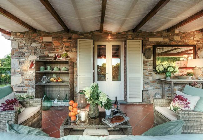 别墅 在 Capannori - VILLA PEMOLA a Luxury Farmhouse with Garden and bikes in Lucca Town 别墅 在 Capannori - VILLA PEMOLA a Luxury Farmhouse with Garden and bikes in Lucca Town