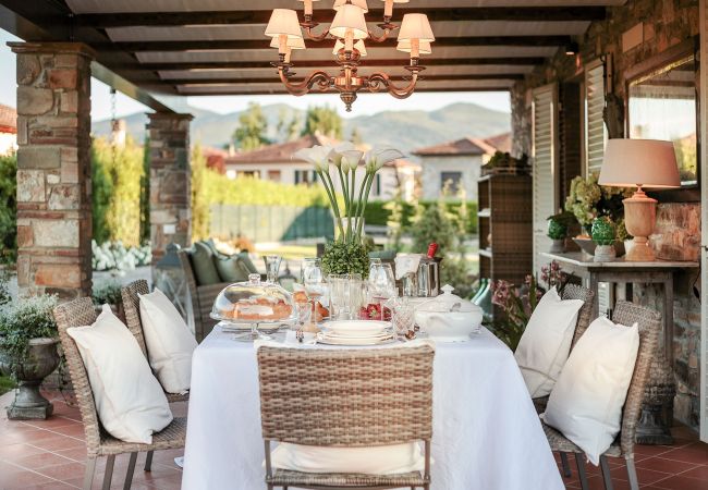 别墅 在 Capannori - VILLA PEMOLA a Luxury Farmhouse with Garden and bikes in Lucca Town 别墅 在 Capannori - VILLA PEMOLA a Luxury Farmhouse with Garden and bikes in Lucca Town