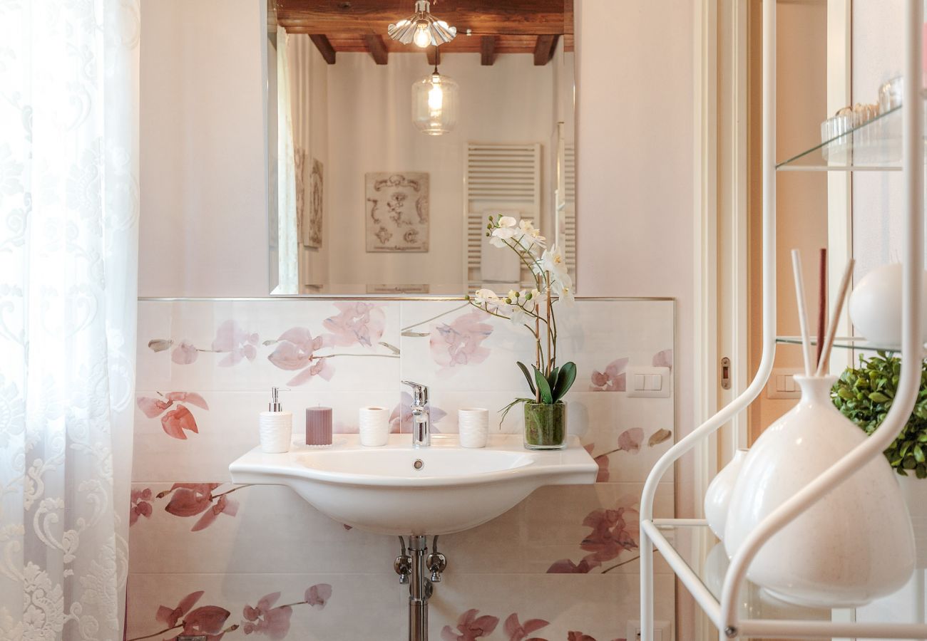 别墅 在 Capannori - VILLA PEMOLA a Luxury Farmhouse with Garden and bikes in Lucca Town 别墅 在 Capannori - VILLA PEMOLA a Luxury Farmhouse with Garden and bikes in Lucca Town