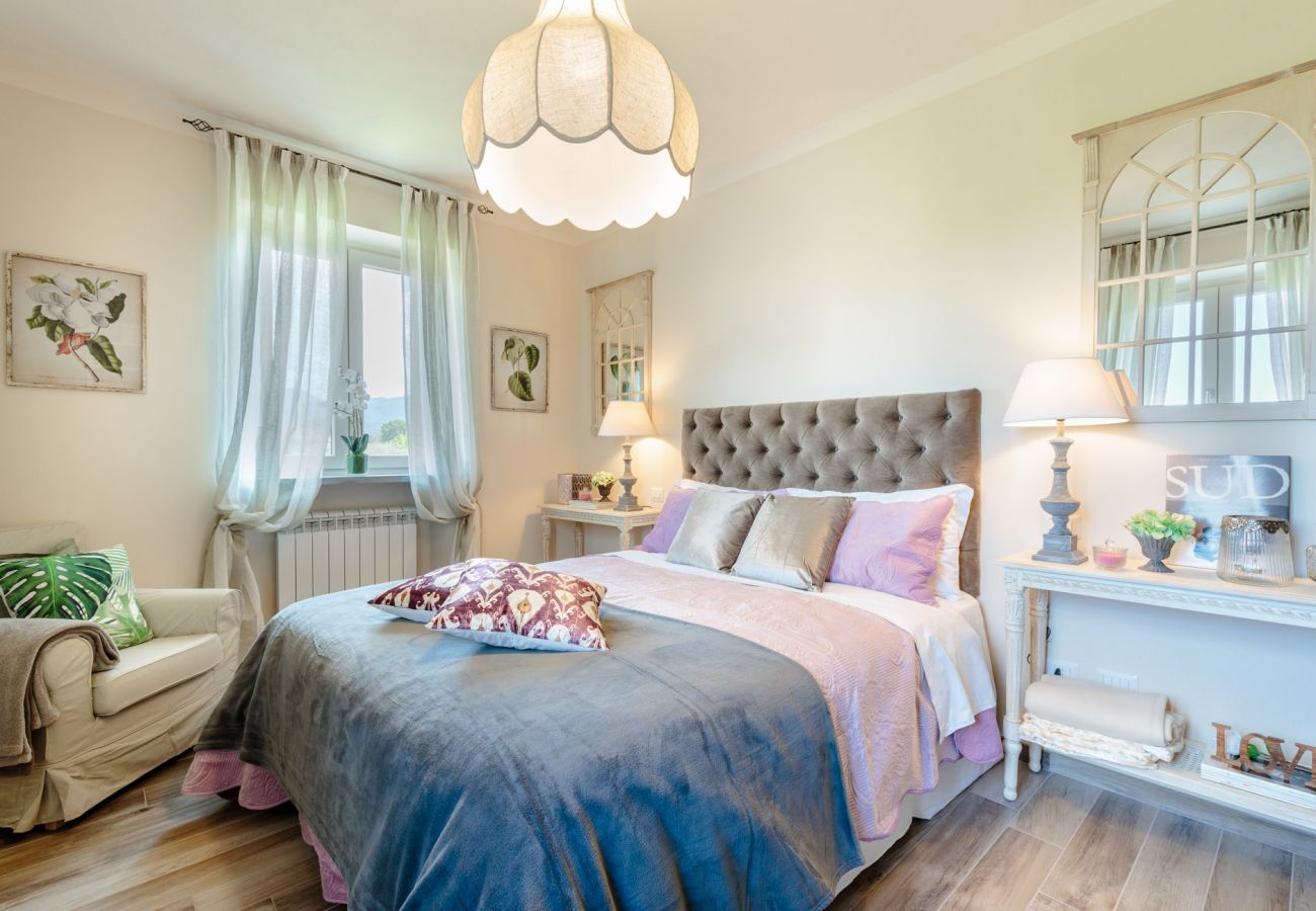 别墅 在 Capannori - VILLA PEMOLA a Luxury Farmhouse with Garden and bikes in Lucca Town 别墅 在 Capannori - VILLA PEMOLA a Luxury Farmhouse with Garden and bikes in Lucca Town