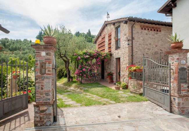  在 Aquilea - Romantic farmhouse villa in Lucca to sleep 5 guests with private pool and wi-fi