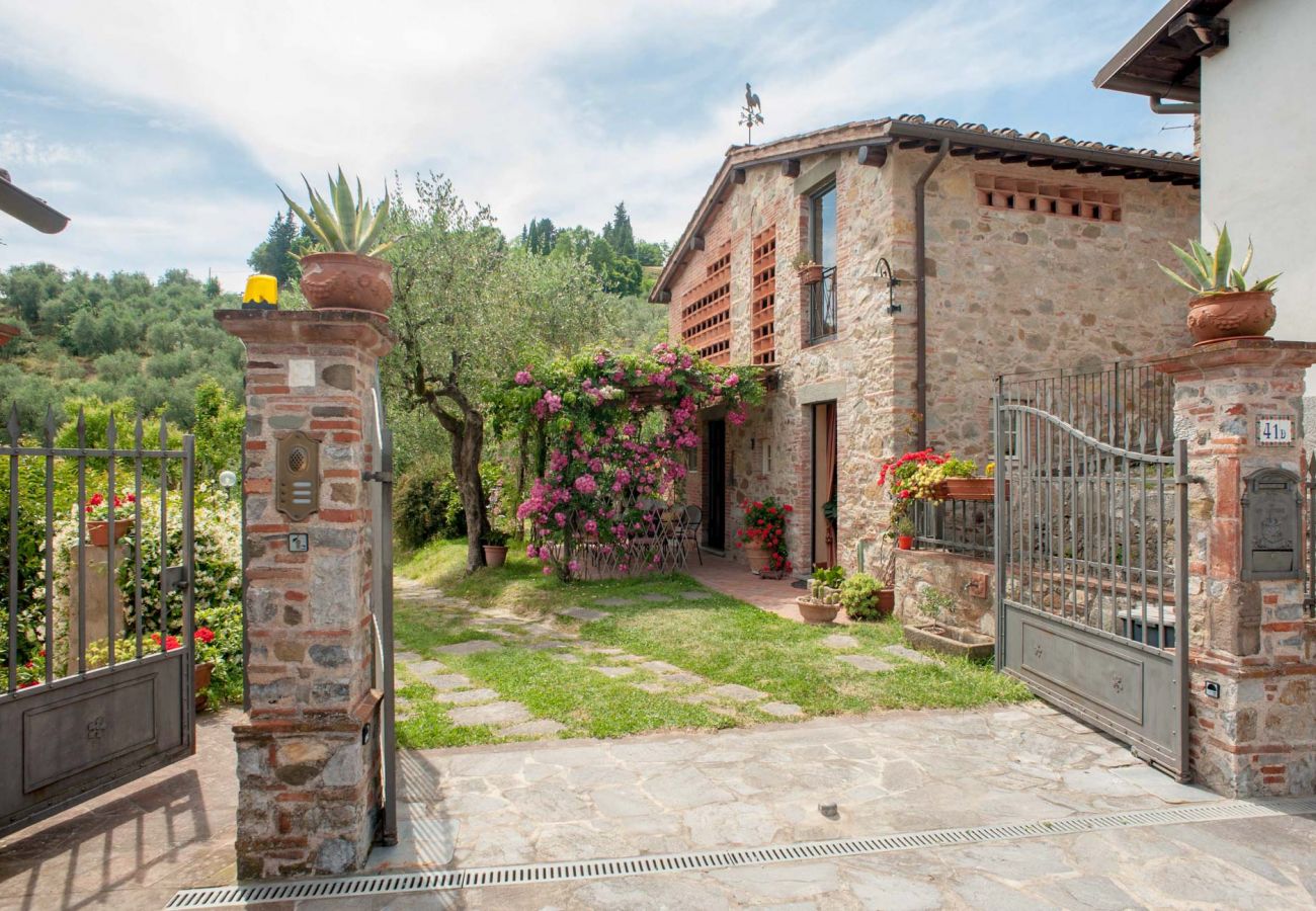 别墅 在 Aquilea - Romantic farmhouse villa in Lucca to sleep 5 guests with private pool and wi-fi