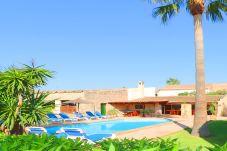 庄园 在 Campos - Emilia 422 fantástica villa con piscina privada, gran terraza con jardín y WiFi