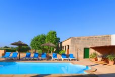 庄园 在 Campos - Emilia 422 fantástica villa con piscina privada, gran terraza con jardín y WiFi