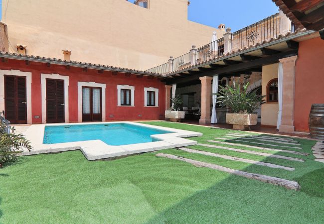  在 Muro - Can Bassa 243 fantástica villa con piscina privada, terraza, barbacoa y aire acondicionado