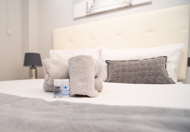 公寓 在 Madrid - M (JMC 5) BERNABEU R. MADRID STADIUM APARTMENT 1 ROOM 2 PAX PARKING  - MADRID BUSINESS CENTER 公寓 在 Madrid - M (JMC 5) BERNABEU R. MADRID STADIUM APARTMENT 1 ROOM 2 PAX PARKING  - MADRID BUSINESS CENTER