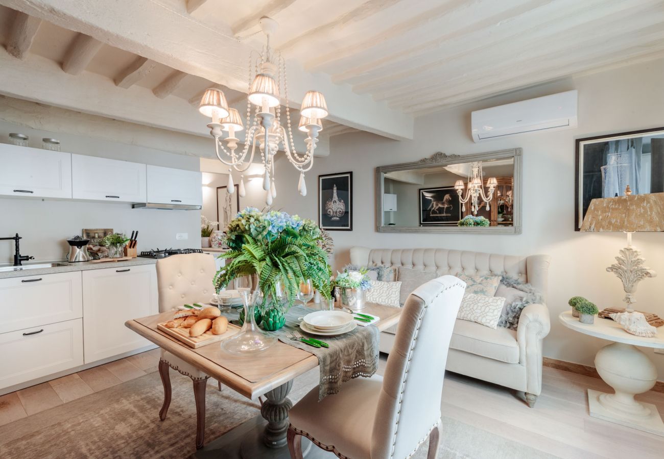 公寓 在 Lucca - Luxury 1 Bedroom Apartment inside the Walls of Lucca 公寓 在 Lucca - Luxury 1 Bedroom Apartment inside the Walls of Lucca