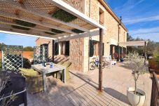 别墅 在 Ses Salines - Can Xesquet Comuna 168 maravillosa finca con piscina privada, gran terraza, bicicletas y WiFi