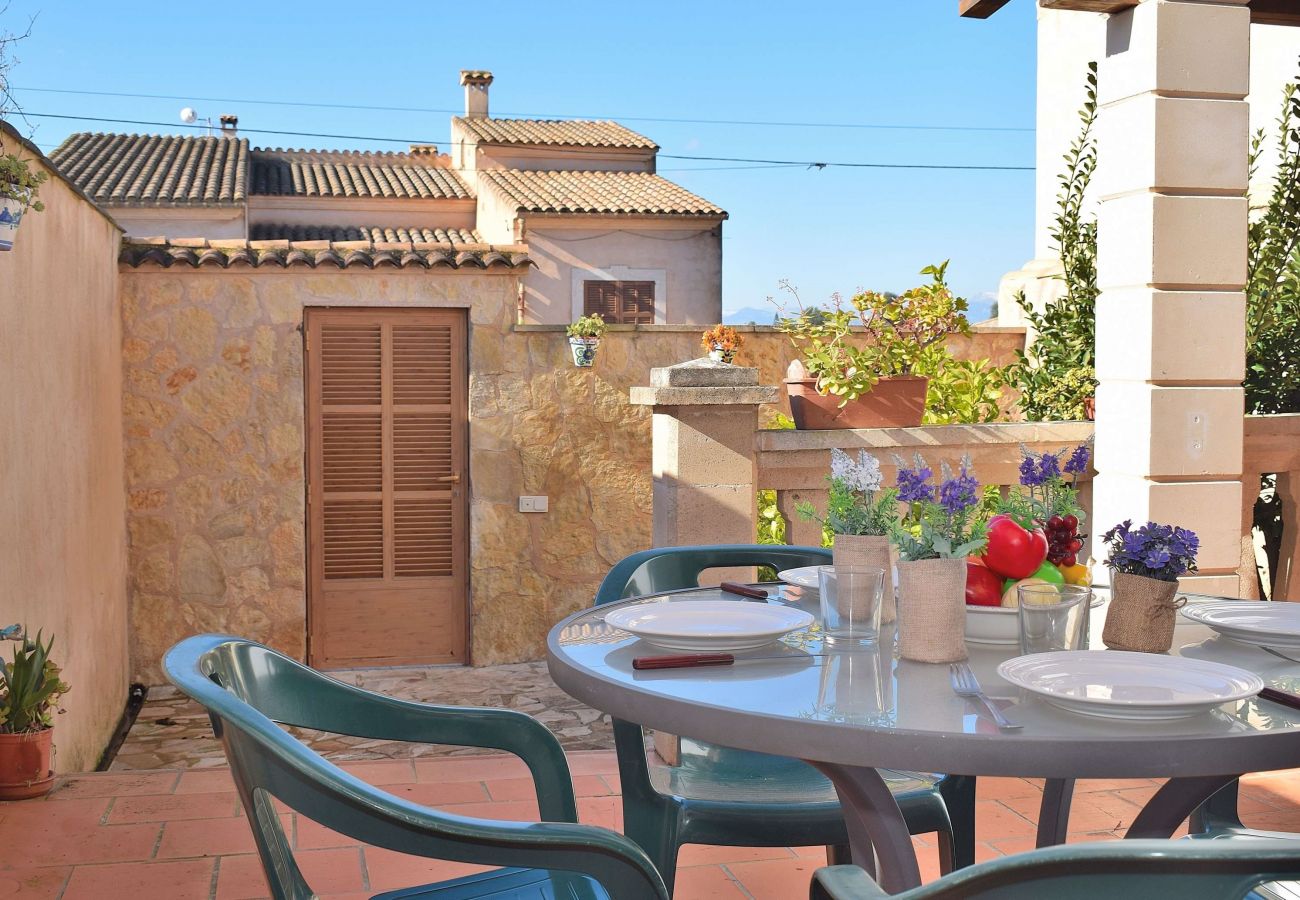 房屋 在 Maria de la salut - Sa Raval 082 acogedora casa de pueblo tradicional con terraza y WiFi