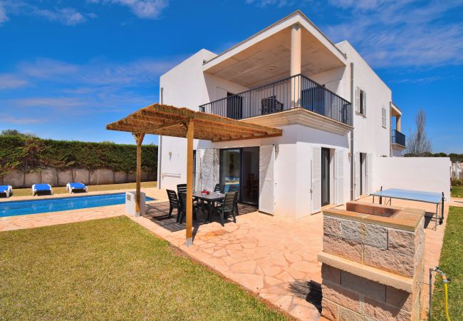  在 Cala d'Or - Ca Na Magdalena 223 fantástica villa con piscina privada, jardín, barbacoa y aire acondicionado