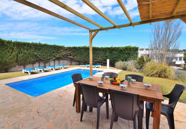  在 Cala d'Or - Can Baltasar 224 fantástica villa con piscina privada, jardín, barbacoa y aire acondicionado