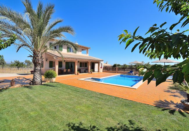  在 Santa Margalida - Ballester 034 fantástica finca con piscina privada, gran terraza, barbacoa y aire acondicionado