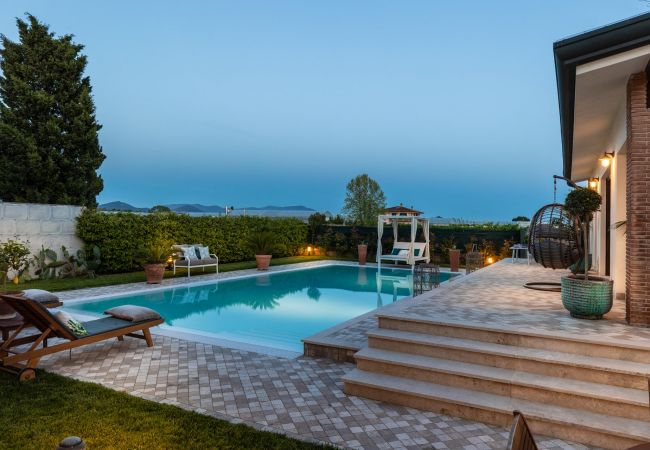 别墅 在 Viareggio - The Luxury Beach Villa with shared Swimming Pool, between Viareggio and Torre del Lago Puccini 别墅 在 Viareggio - The Luxury Beach Villa with shared Swimming Pool, between Viareggio and Torre del Lago Puccini