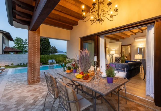 别墅 在 Viareggio - The Luxury Beach Villa with shared Swimming Pool, between Viareggio and Torre del Lago Puccini 别墅 在 Viareggio - The Luxury Beach Villa with shared Swimming Pool, between Viareggio and Torre del Lago Puccini