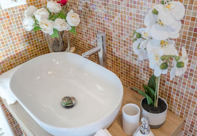 别墅 在 Viareggio - The Luxury Beach Villa with shared Swimming Pool, between Viareggio and Torre del Lago Puccini 别墅 在 Viareggio - The Luxury Beach Villa with shared Swimming Pool, between Viareggio and Torre del Lago Puccini