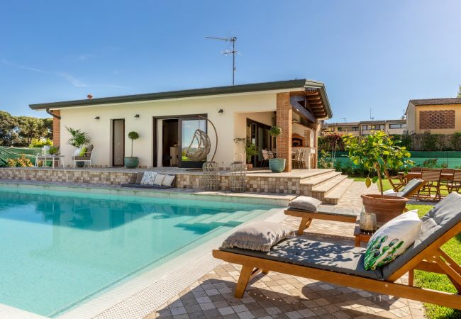 别墅 在 Viareggio - The Luxury Beach Villa with shared Swimming Pool, between Viareggio and Torre del Lago Puccini 别墅 在 Viareggio - The Luxury Beach Villa with shared Swimming Pool, between Viareggio and Torre del Lago Puccini