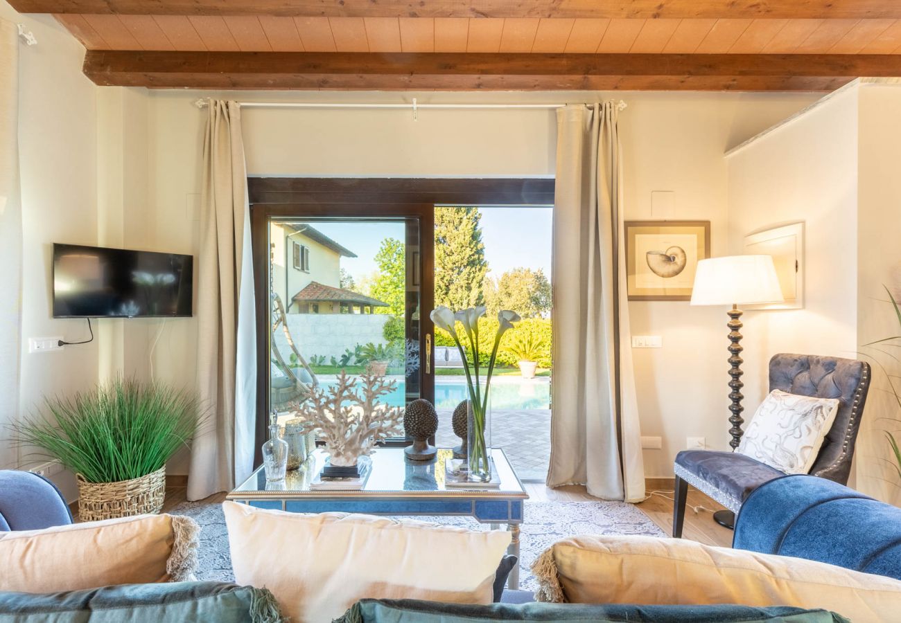 别墅 在 Viareggio - The Luxury Beach Villa with shared Swimming Pool, between Viareggio and Torre del Lago Puccini 别墅 在 Viareggio - The Luxury Beach Villa with shared Swimming Pool, between Viareggio and Torre del Lago Puccini
