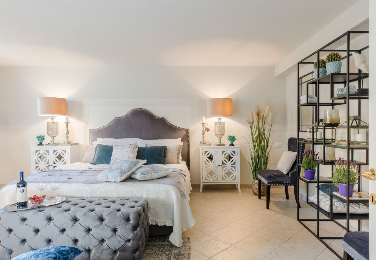 别墅 在 Viareggio - The Luxury Beach Villa with shared Swimming Pool, between Viareggio and Torre del Lago Puccini 别墅 在 Viareggio - The Luxury Beach Villa with shared Swimming Pool, between Viareggio and Torre del Lago Puccini