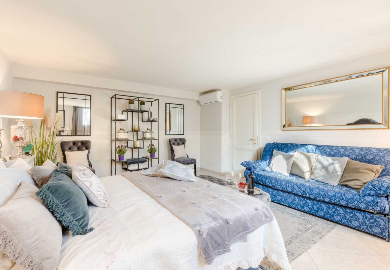 别墅 在 Viareggio - The Luxury Beach Villa with shared Swimming Pool, between Viareggio and Torre del Lago Puccini 别墅 在 Viareggio - The Luxury Beach Villa with shared Swimming Pool, between Viareggio and Torre del Lago Puccini