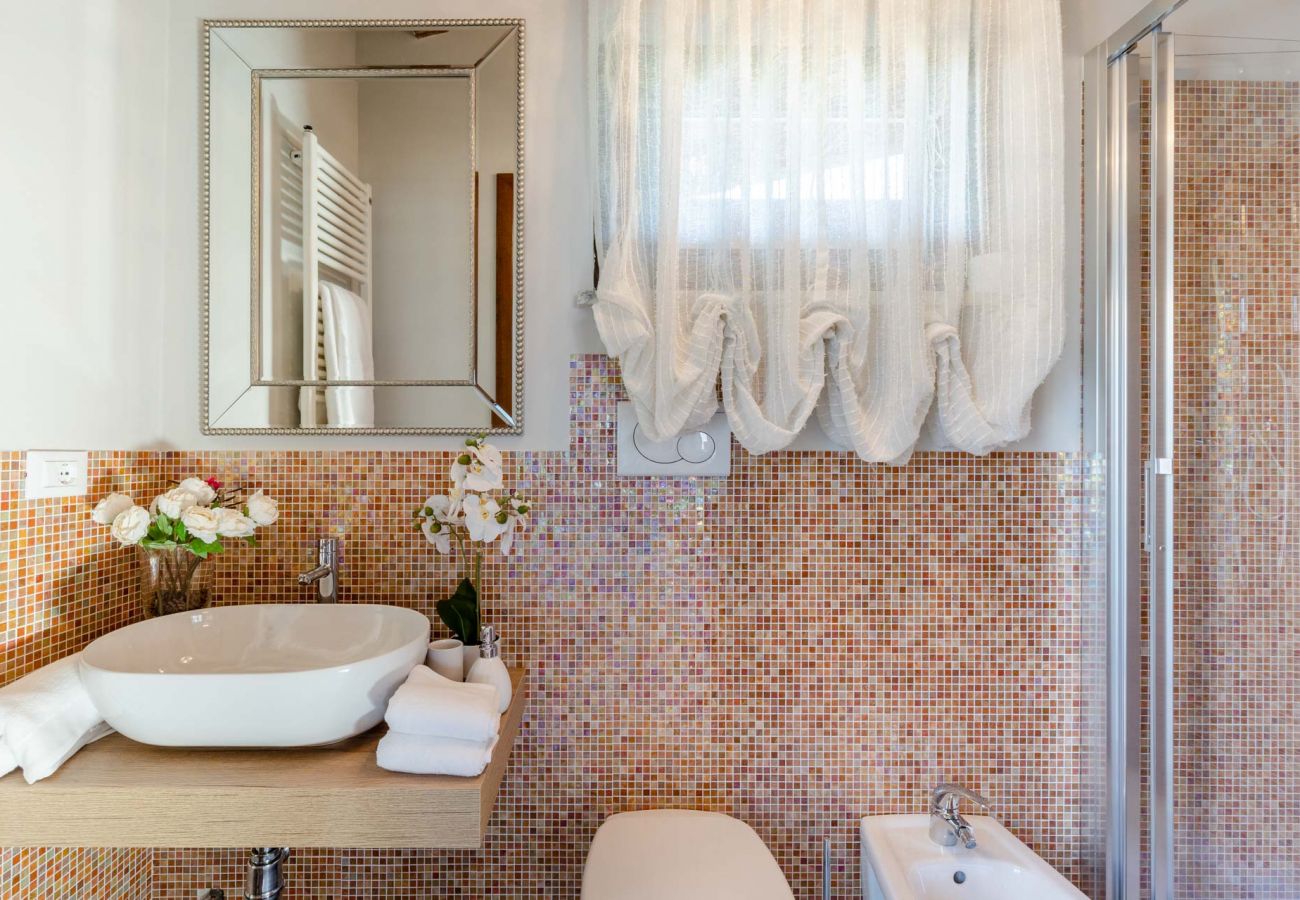 别墅 在 Viareggio - The Luxury Beach Villa with shared Swimming Pool, between Viareggio and Torre del Lago Puccini 别墅 在 Viareggio - The Luxury Beach Villa with shared Swimming Pool, between Viareggio and Torre del Lago Puccini