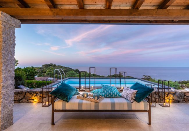  在 Ottiolu - VILLA LA BELLA, Luxury Seafront Villa with Panoramic Terrace in Porto Ottiolu, Sardinia