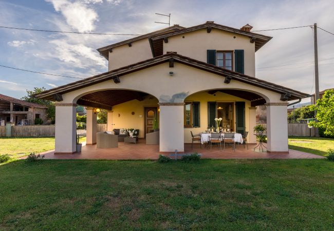 在 Lucca - Nonna Bianca, a Genuine Farmhouse in Sant'Alessio, Lucca