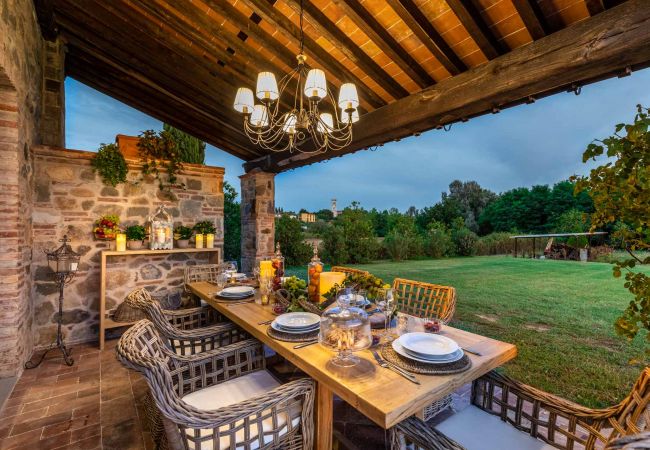 别墅 在 Orentano - IL CONTE Luxury Tuscany 3 bedrooms Farmhouse Villa with Private Pool and SPA in Orentano 别墅 在 Orentano - IL CONTE Luxury Tuscany 3 bedrooms Farmhouse Villa with Private Pool and SPA in Orentano