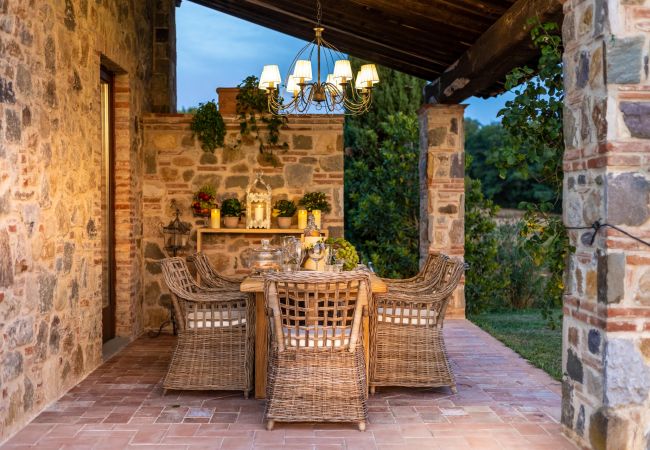 别墅 在 Orentano - IL CONTE Luxury Tuscany 3 bedrooms Farmhouse Villa with Private Pool and SPA in Orentano 别墅 在 Orentano - IL CONTE Luxury Tuscany 3 bedrooms Farmhouse Villa with Private Pool and SPA in Orentano