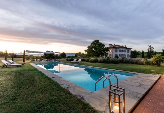 别墅 在 Orentano - IL CONTE Luxury Tuscany 3 bedrooms Farmhouse Villa with Private Pool and SPA in Orentano 别墅 在 Orentano - IL CONTE Luxury Tuscany 3 bedrooms Farmhouse Villa with Private Pool and SPA in Orentano