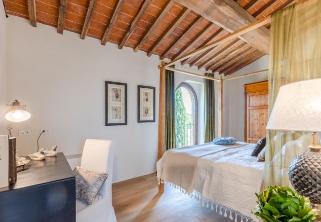 别墅 在 Orentano - IL CONTE Luxury Tuscany 3 bedrooms Farmhouse Villa with Private Pool and SPA in Orentano 别墅 在 Orentano - IL CONTE Luxury Tuscany 3 bedrooms Farmhouse Villa with Private Pool and SPA in Orentano