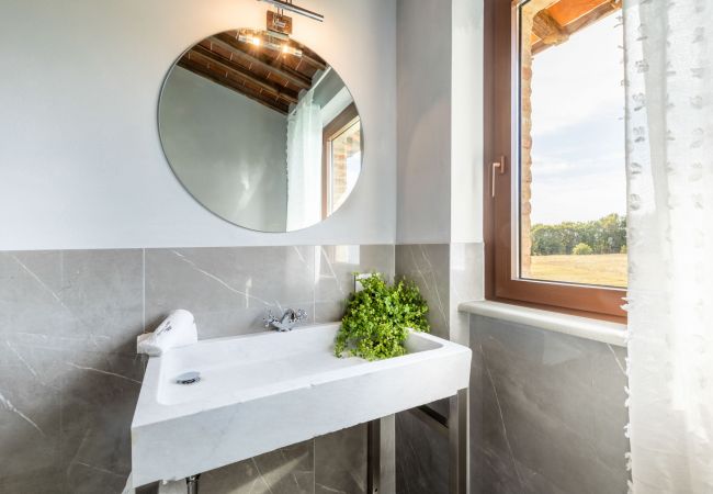 别墅 在 Orentano - IL CONTE Luxury Tuscany 3 bedrooms Farmhouse Villa with Private Pool and SPA in Orentano 别墅 在 Orentano - IL CONTE Luxury Tuscany 3 bedrooms Farmhouse Villa with Private Pool and SPA in Orentano