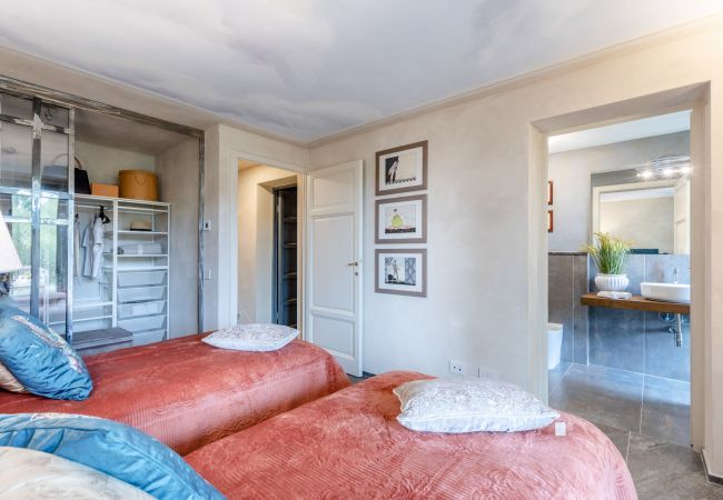 别墅 在 Orentano - IL CONTE Luxury Tuscany 3 bedrooms Farmhouse Villa with Private Pool and SPA in Orentano 别墅 在 Orentano - IL CONTE Luxury Tuscany 3 bedrooms Farmhouse Villa with Private Pool and SPA in Orentano