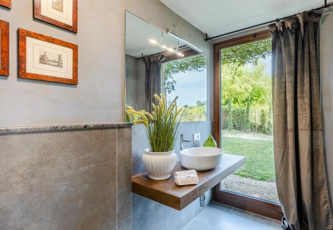 别墅 在 Orentano - IL CONTE Luxury Tuscany 3 bedrooms Farmhouse Villa with Private Pool and SPA in Orentano 别墅 在 Orentano - IL CONTE Luxury Tuscany 3 bedrooms Farmhouse Villa with Private Pool and SPA in Orentano