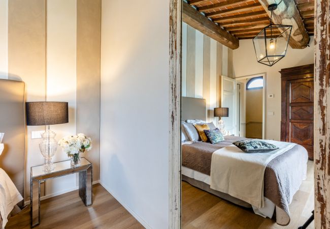 别墅 在 Orentano - IL CONTE Luxury Tuscany 3 bedrooms Farmhouse Villa with Private Pool and SPA in Orentano 别墅 在 Orentano - IL CONTE Luxury Tuscany 3 bedrooms Farmhouse Villa with Private Pool and SPA in Orentano