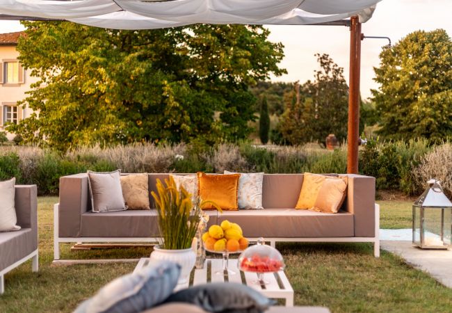 别墅 在 Orentano - IL CONTE Luxury Tuscany 3 bedrooms Farmhouse Villa with Private Pool and SPA in Orentano 别墅 在 Orentano - IL CONTE Luxury Tuscany 3 bedrooms Farmhouse Villa with Private Pool and SPA in Orentano