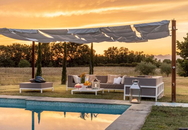 别墅 在 Orentano - IL CONTE Luxury Tuscany 3 bedrooms Farmhouse Villa with Private Pool and SPA in Orentano 别墅 在 Orentano - IL CONTE Luxury Tuscany 3 bedrooms Farmhouse Villa with Private Pool and SPA in Orentano