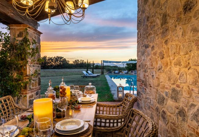 别墅 在 Orentano - IL CONTE Luxury Tuscany 3 bedrooms Farmhouse Villa with Private Pool and SPA in Orentano 别墅 在 Orentano - IL CONTE Luxury Tuscany 3 bedrooms Farmhouse Villa with Private Pool and SPA in Orentano