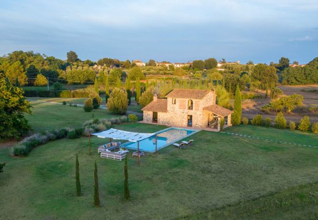 别墅 在 Orentano - IL CONTE Luxury Tuscany 3 bedrooms Farmhouse Villa with Private Pool and SPA in Orentano 别墅 在 Orentano - IL CONTE Luxury Tuscany 3 bedrooms Farmhouse Villa with Private Pool and SPA in Orentano