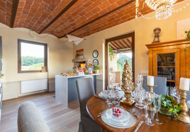 别墅 在 Orentano - IL CONTE Luxury Tuscany 3 bedrooms Farmhouse Villa with Private Pool and SPA in Orentano 别墅 在 Orentano - IL CONTE Luxury Tuscany 3 bedrooms Farmhouse Villa with Private Pool and SPA in Orentano