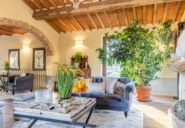 别墅 在 Orentano - IL CONTE Luxury Tuscany 3 bedrooms Farmhouse Villa with Private Pool and SPA in Orentano 别墅 在 Orentano - IL CONTE Luxury Tuscany 3 bedrooms Farmhouse Villa with Private Pool and SPA in Orentano