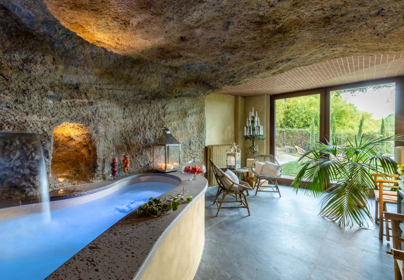 别墅 在 Orentano - IL CONTE Luxury Tuscany 3 bedrooms Farmhouse Villa with Private Pool and SPA in Orentano 别墅 在 Orentano - IL CONTE Luxury Tuscany 3 bedrooms Farmhouse Villa with Private Pool and SPA in Orentano