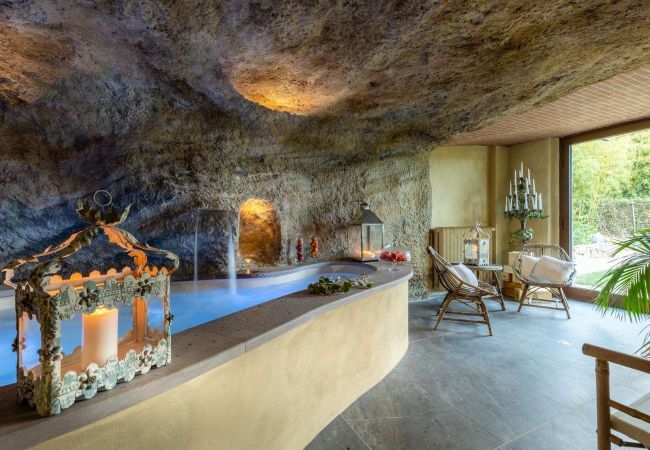 别墅 在 Orentano - IL CONTE Luxury Tuscany 3 bedrooms Farmhouse Villa with Private Pool and SPA in Orentano 别墅 在 Orentano - IL CONTE Luxury Tuscany 3 bedrooms Farmhouse Villa with Private Pool and SPA in Orentano