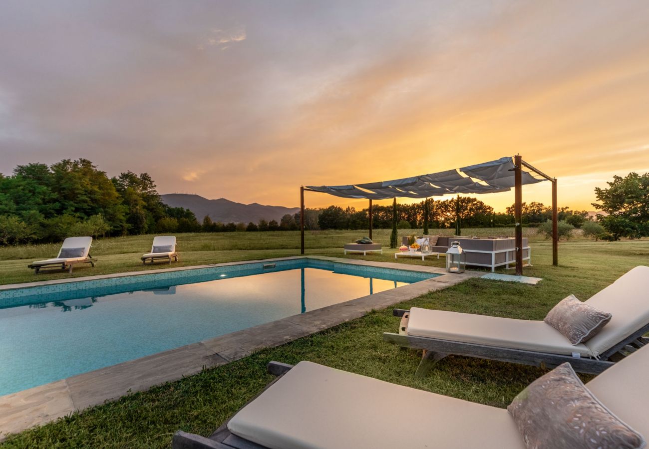 别墅 在 Orentano - IL CONTE Luxury Tuscany 3 bedrooms Farmhouse Villa with Private Pool and SPA in Orentano 别墅 在 Orentano - IL CONTE Luxury Tuscany 3 bedrooms Farmhouse Villa with Private Pool and SPA in Orentano