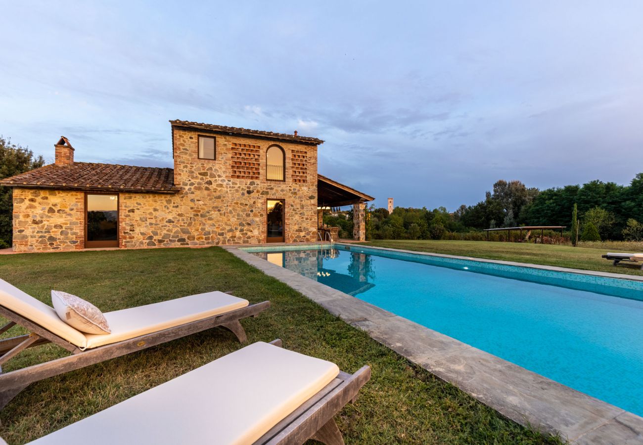 别墅 在 Orentano - IL CONTE Luxury Tuscany 3 bedrooms Farmhouse Villa with Private Pool and SPA in Orentano 别墅 在 Orentano - IL CONTE Luxury Tuscany 3 bedrooms Farmhouse Villa with Private Pool and SPA in Orentano