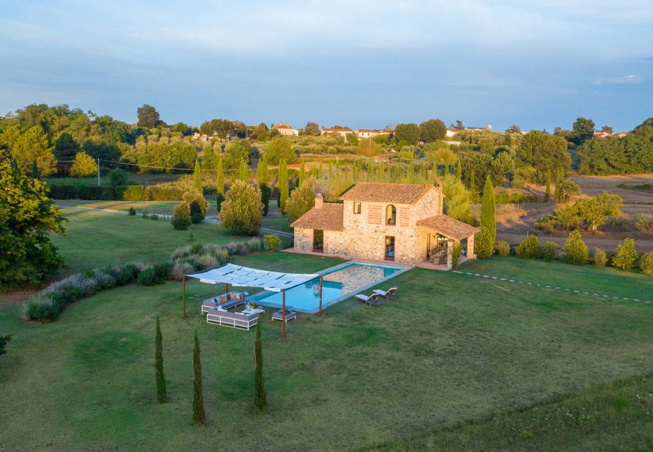 别墅 在 Orentano - IL CONTE Luxury Tuscany 3 bedrooms Farmhouse Villa with Private Pool and SPA in Orentano 别墅 在 Orentano - IL CONTE Luxury Tuscany 3 bedrooms Farmhouse Villa with Private Pool and SPA in Orentano