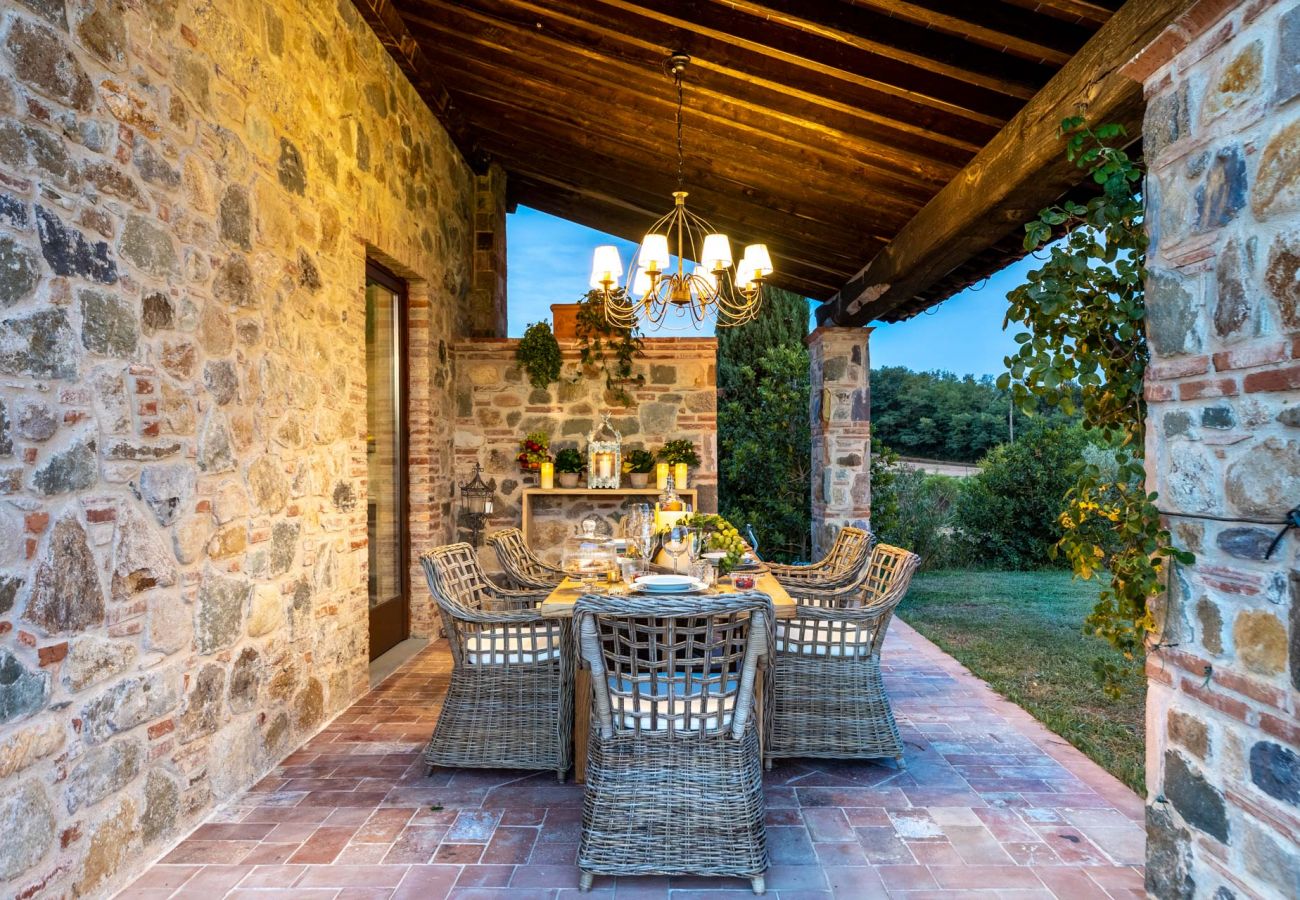 别墅 在 Orentano - IL CONTE Luxury Tuscany 3 bedrooms Farmhouse Villa with Private Pool and SPA in Orentano 别墅 在 Orentano - IL CONTE Luxury Tuscany 3 bedrooms Farmhouse Villa with Private Pool and SPA in Orentano