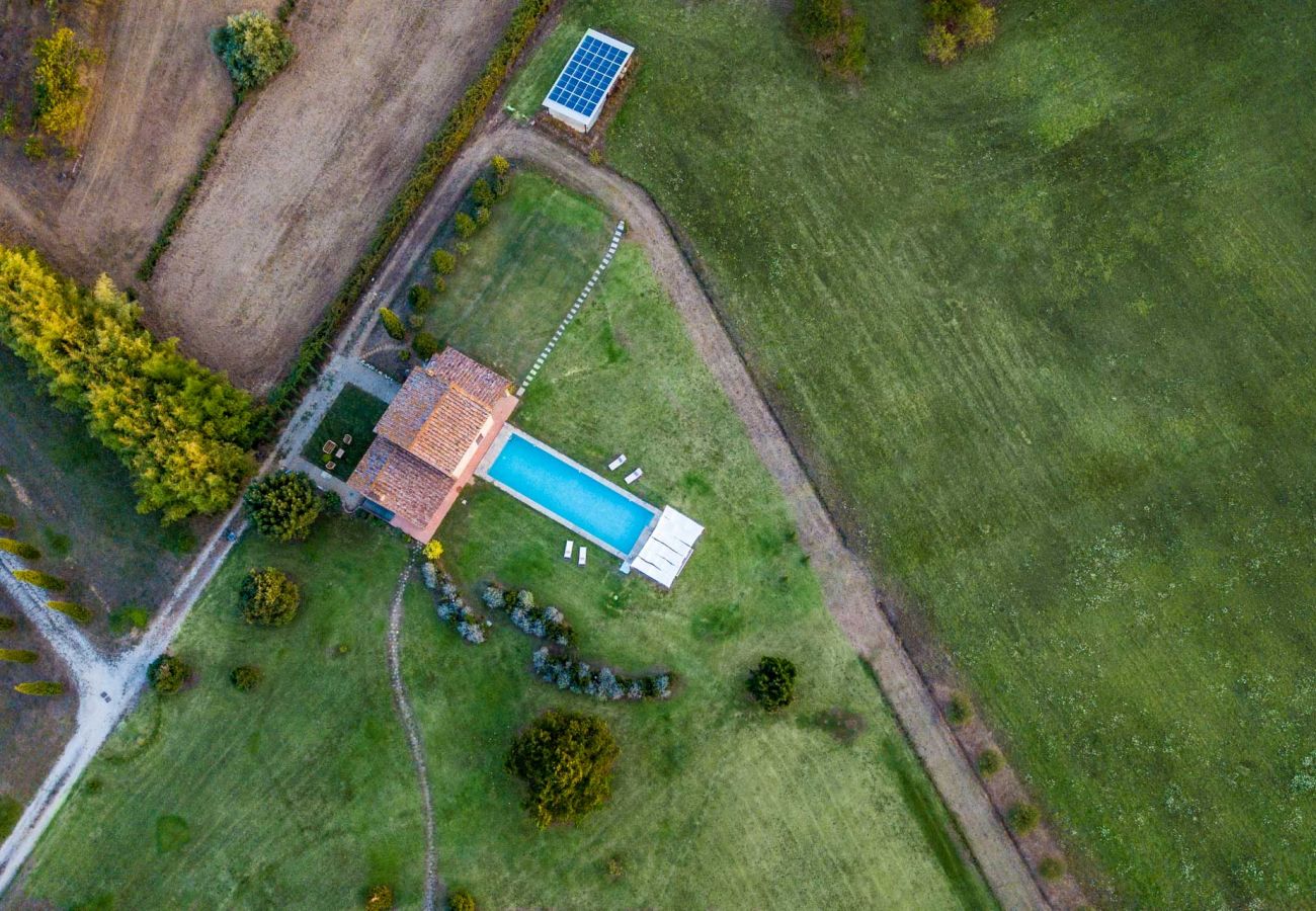 别墅 在 Orentano - IL CONTE Luxury Tuscany 3 bedrooms Farmhouse Villa with Private Pool and SPA in Orentano 别墅 在 Orentano - IL CONTE Luxury Tuscany 3 bedrooms Farmhouse Villa with Private Pool and SPA in Orentano